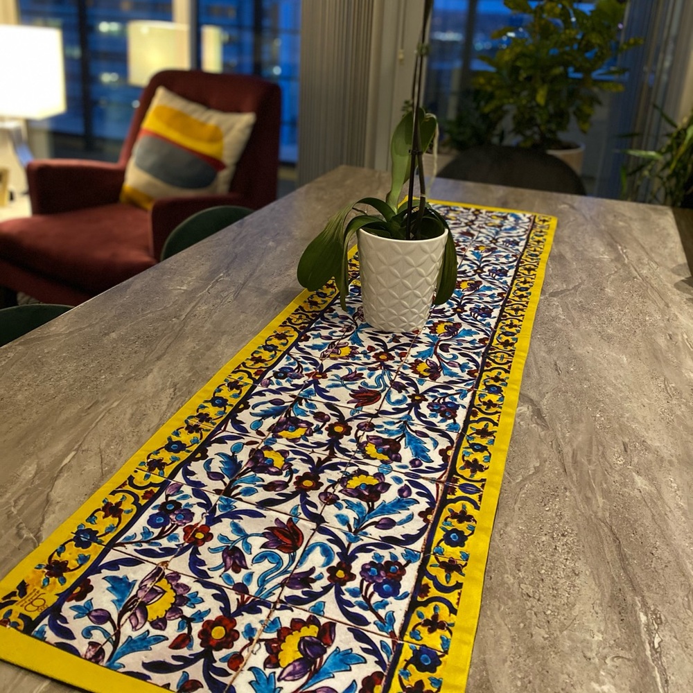 Tabble runner - Picture 4 of 16